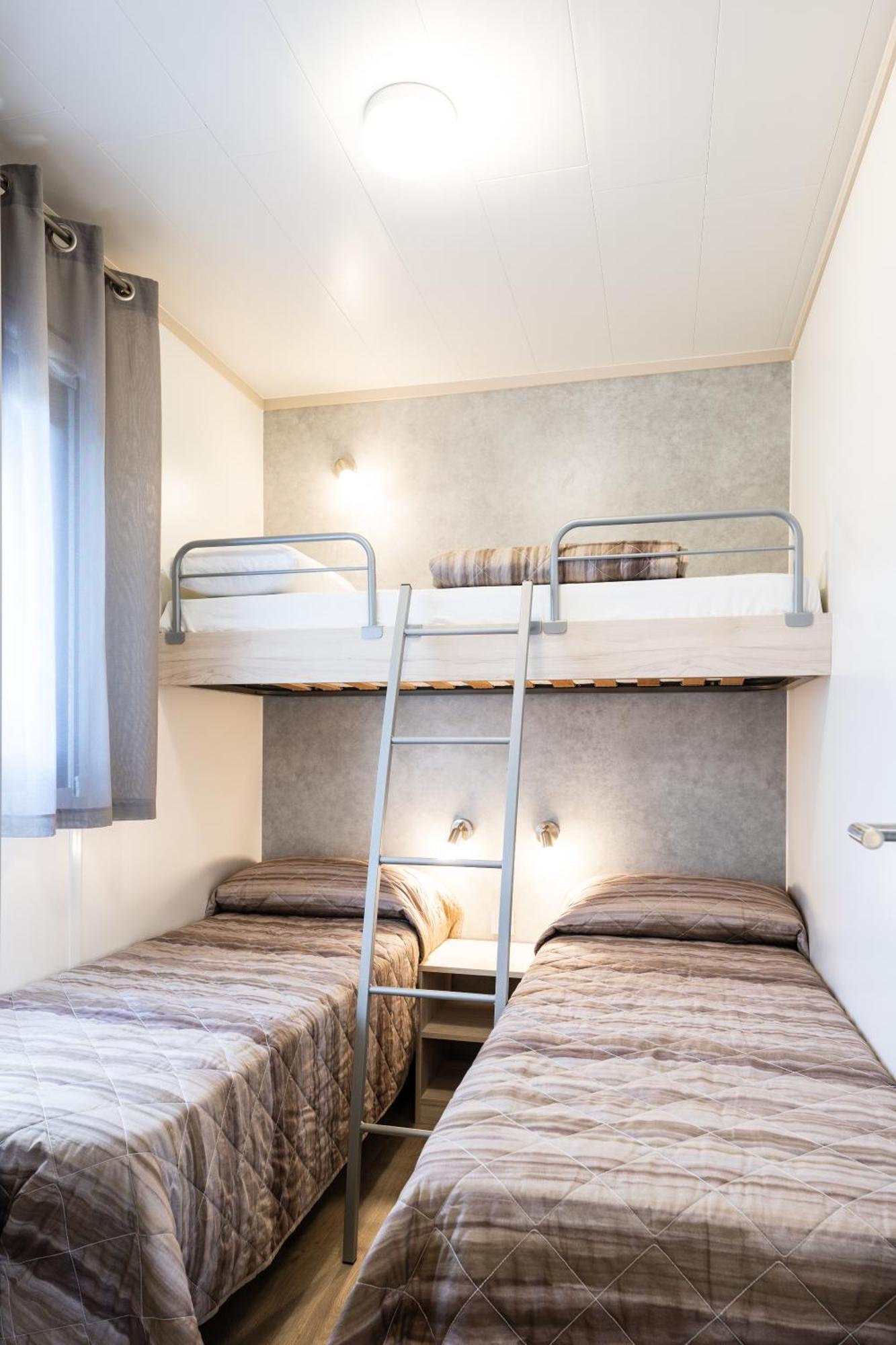 Mobile Home,1645678312:JPEG